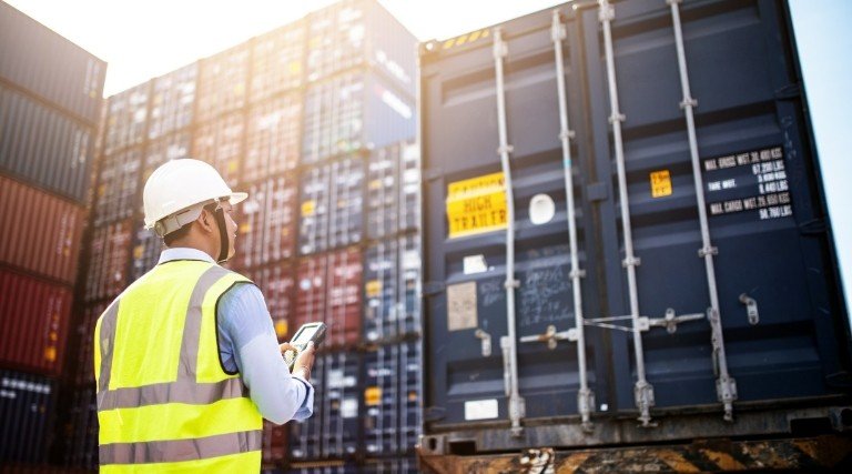 Manipulacja kontenerami